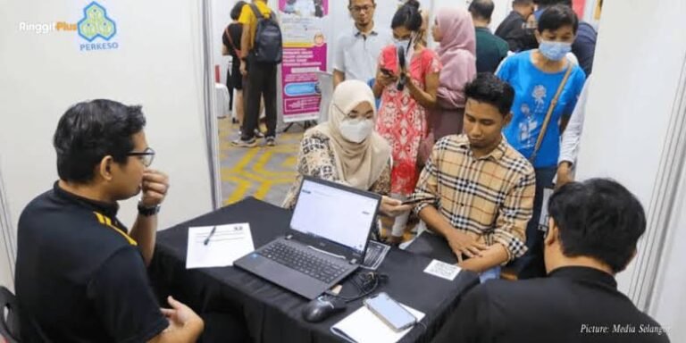 Job Seekers Continue to Flock to Customer Service and Administrative Positions Across Malaysia
